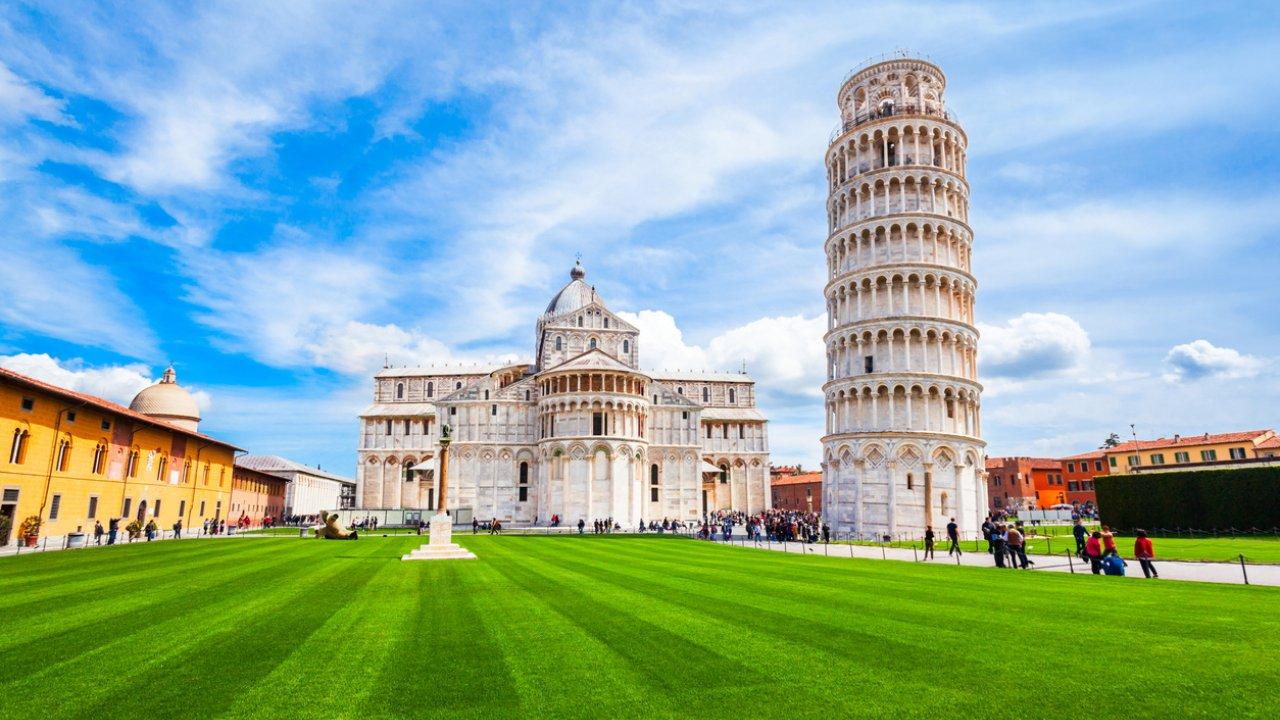 Torre Pendente e Piazza dei Miracoli a Pisa