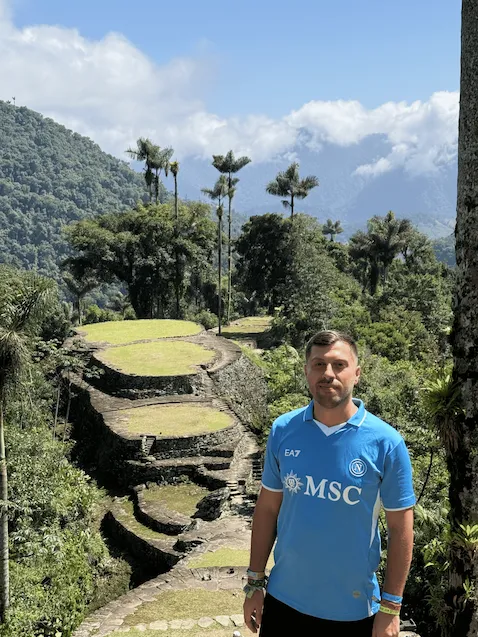 Il fondatore di Cuídavia Travel durante un viaggio