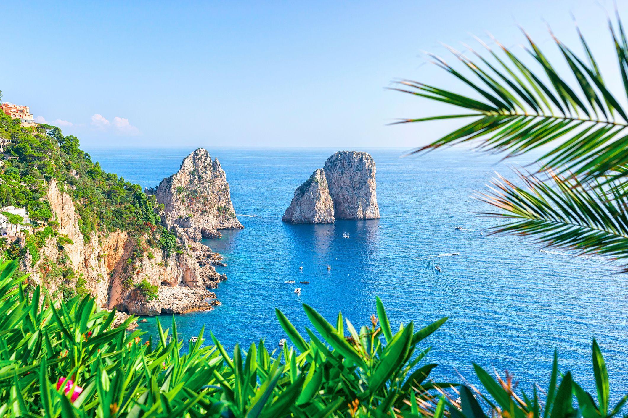 Faraglioni e mare di Capri