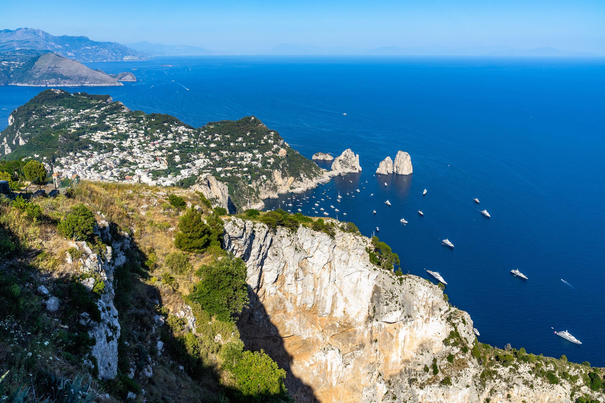 Vista panoramica di Capri dal Monte Solaro