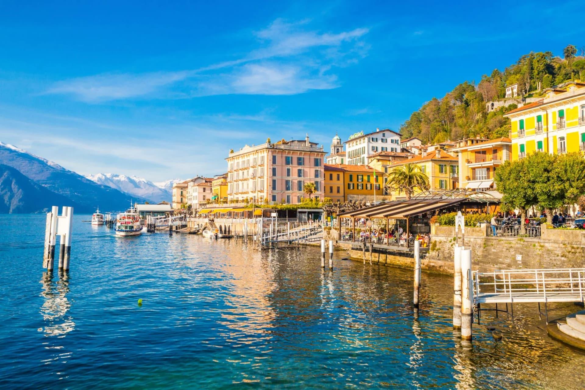 Il borgo di Bellagio visto dal lago